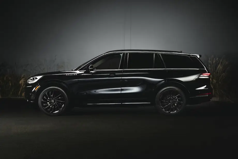 Lincoln Aviator side view