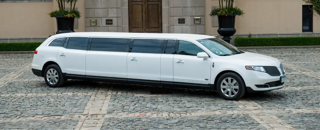 side view of mkt stretch limo